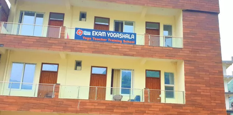 200 hour yoga teacher training in india