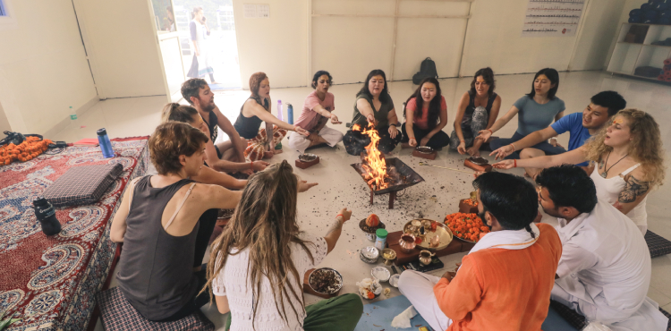 200 hour yoga teacher training in india