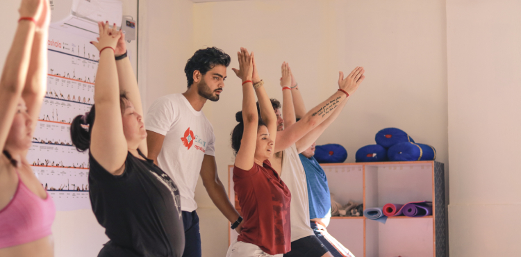 200 hour yoga teacher training in india