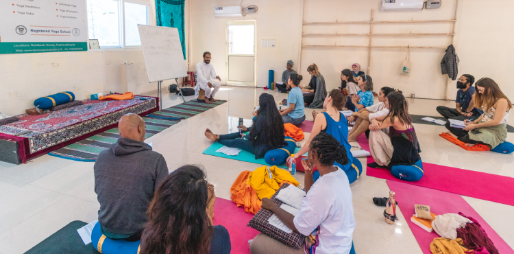 200 hour yoga teacher training in india